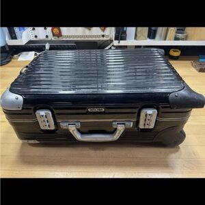 Rimowa Salsa 33L Black 2-wheels Carry Case Suitcase USED